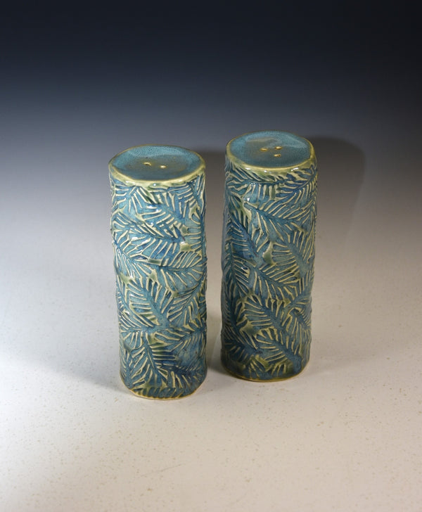 Salt & Pepper Shaker Set Light blue green Leaves